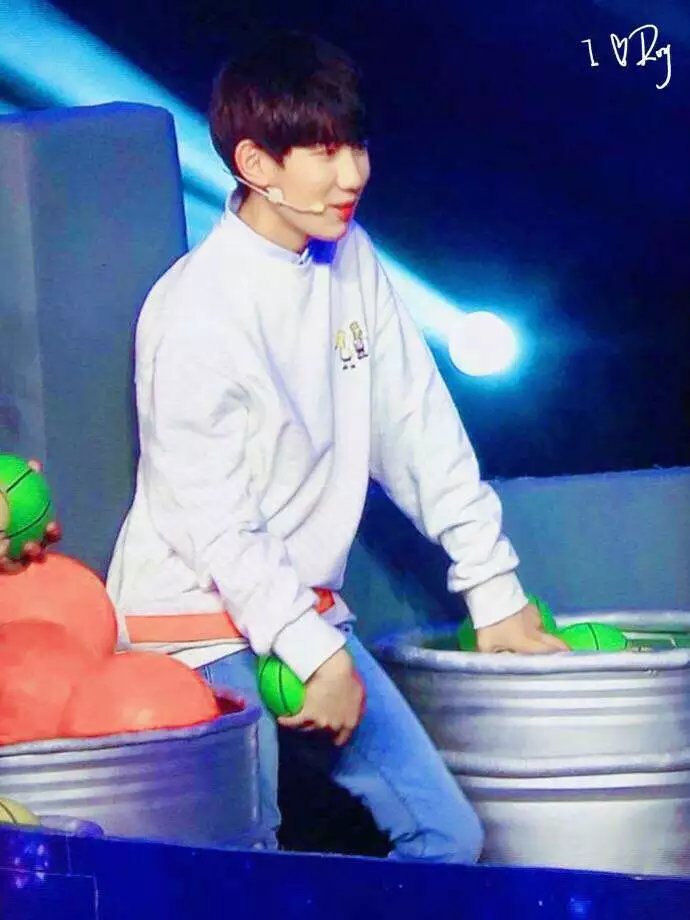 昨天晚上TFBOYS《加油向未来》录制图片#TFBOYS#王源