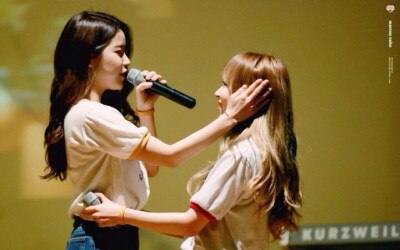 #Mamamoo# #moonsun# #MoonByul# #Solar# 这种互动只有你俩互相懂～