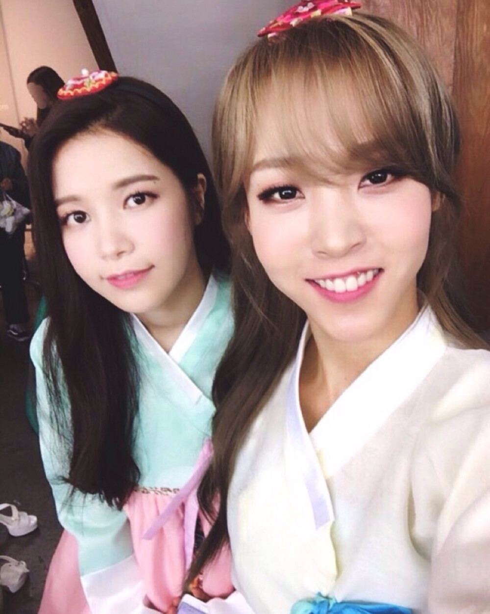 #Mamamoo# #moonsun# #MoonByul# #Solar# 韩服超美的日月，配一脸～