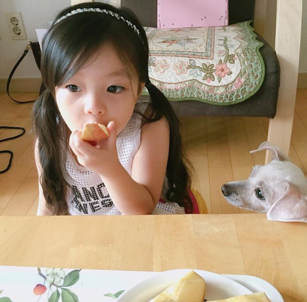 梨涡妹妹金在恩230761ε610723不定期更新拿图点赞