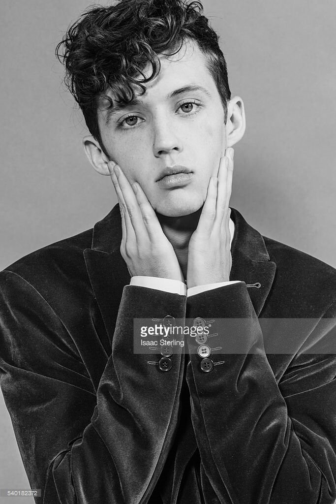 #Troye Sivan##戳爷##杂志图##侵删#