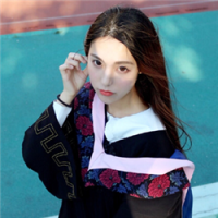 自截；女头；思君时奏美人曲