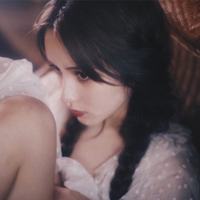 自截；女头；思君时奏美人曲