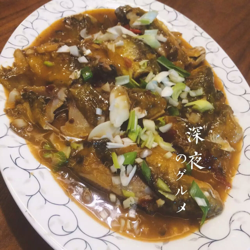 钓回来的鲫鱼，新鲜。