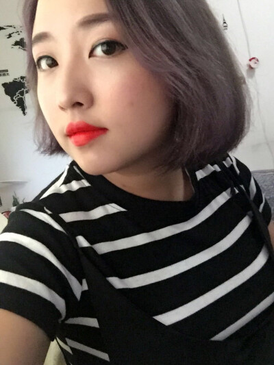 灰紫色
