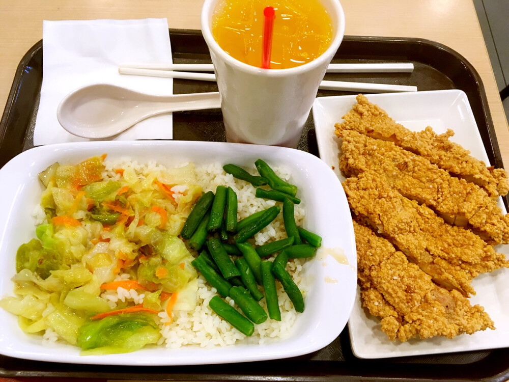 永和大王 酥嫩鸡腿排饭＋芒果汁