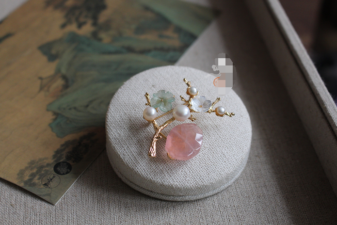 梨叶初红蝉韵歇。银汉风高，玉管声凄切。