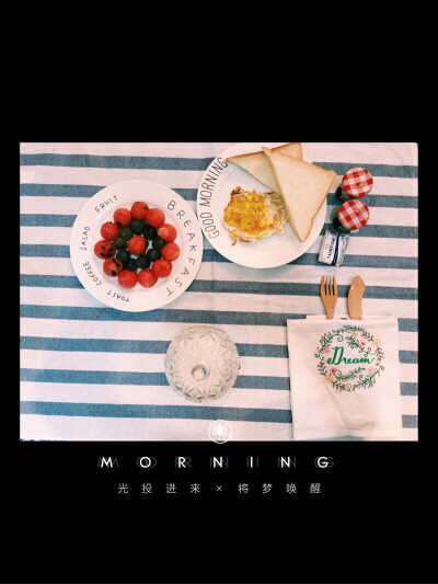 牛奶燕窝+煎蛋吐司～争取拍更有颜值的照片～