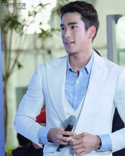 nadech 