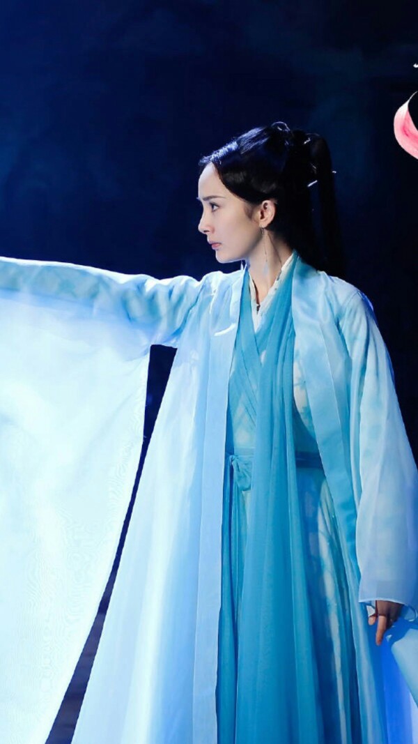 【三生三世 十里桃花】杨幂--白浅,她是九尾白狐青丘帝姬,战神墨渊之
