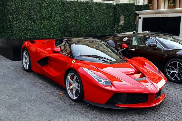 大腕秀场 ： 8）法拉利LaFerrari