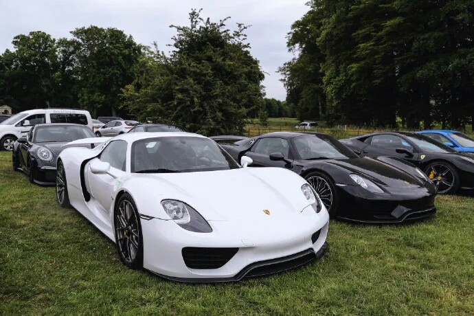 大腕秀场 ： 2）保时捷918 Spyder 