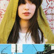 森绘梨佳「こんにちは、私。」写真集，穿梭大街小巷，随处跑跳走逛，拍摄地葡萄牙是由她自己挑选的，说其理由是因为虽然没有去过，但感觉很有缘分～～～