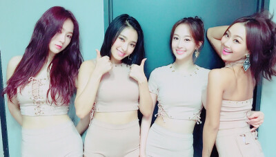 SISTAR（???）尹宝拉， 金孝琳、昭宥（姜智贤），金多顺