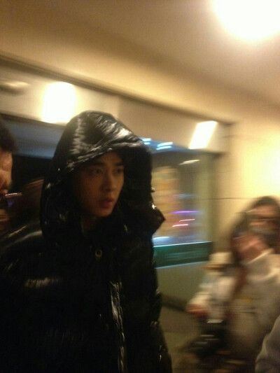 啊啊啊啊啊啊啊啊啊啊啊啊啊，这是我第一次见到的哥哥，虽然像素一般