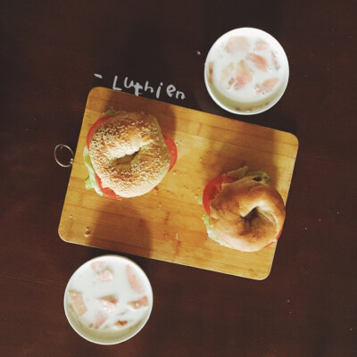 Bagels and peach milk