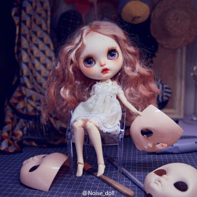 Noise_doll 上传于 7月2日 22:14 来自 微博 weibo.com #blythe改娃#  这个上班戴～这个自拍戴～这个见男友戴～这个逛街戴