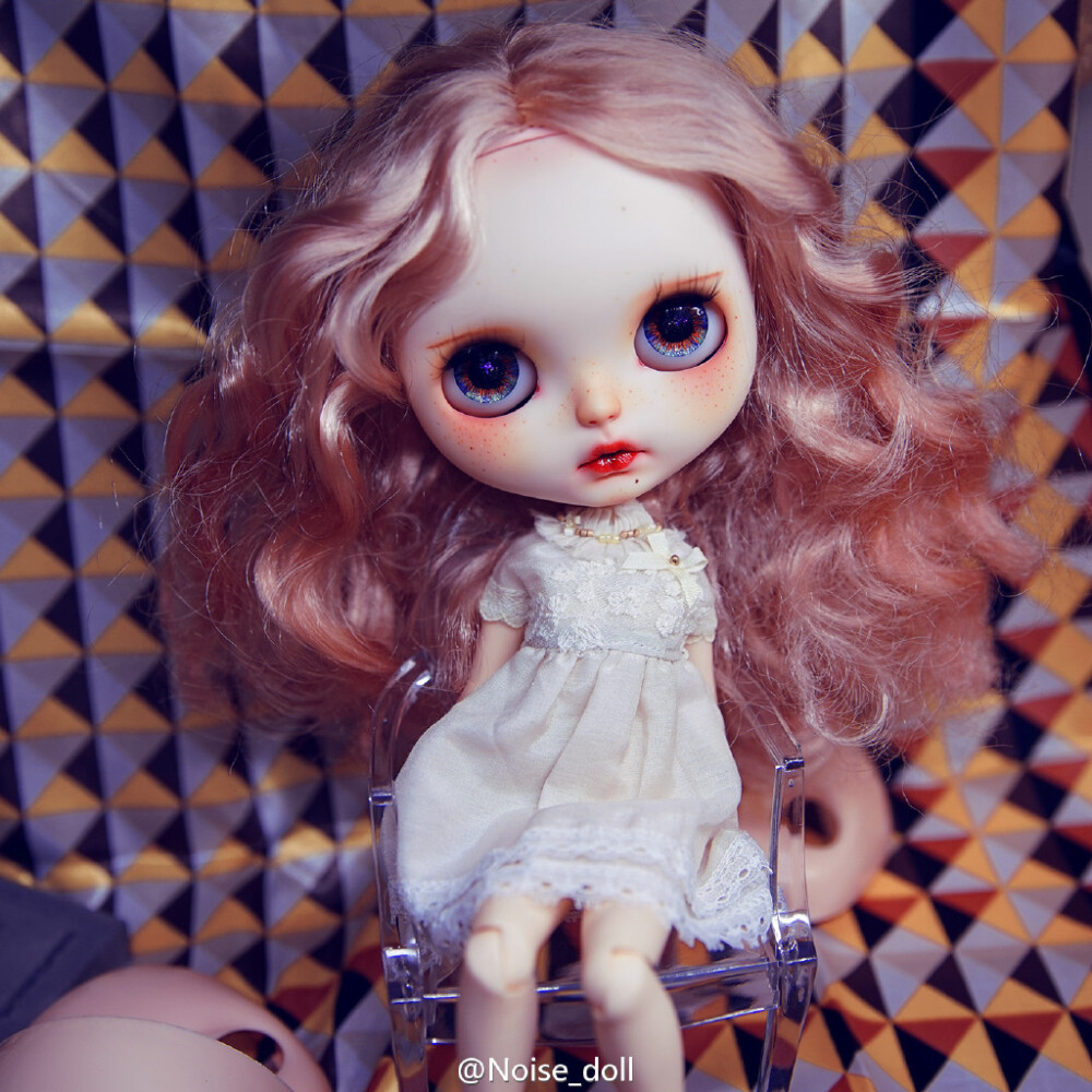 
Noise_doll
上传于 7月2日 22:14
来自 微博 weibo.com
#blythe改娃# 这个上班戴～这个自拍戴～这个见男友戴～这个逛街戴