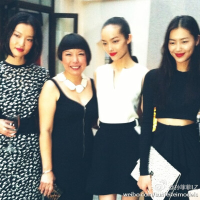 With elegant @angelica_cheung #DuJuan @liuwenlw at'Americans in China'
cocktail reception in Beijing.So O网页链接