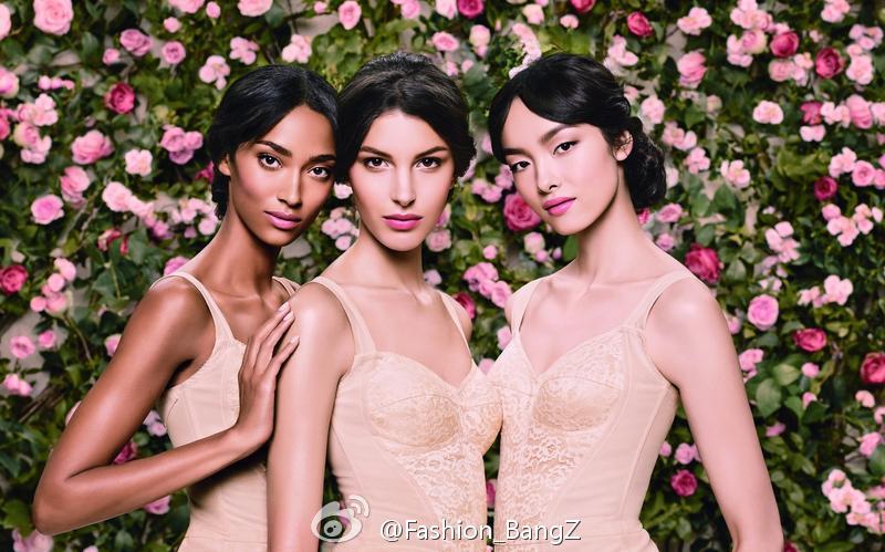 #AD Campaign# Dolce & Gabbana Skincare 2014 : @孙菲菲LZ / Kate King /
Anais Mali by Sølve Sundsbø | 蓝血鹿代言Dolce & Gabbana最新护肤系列广告高清大图释出！从妆容到背景，都是非常干净梦幻。再次祝贺菲菲本季精彩万分的成绩单，也期待更多辉煌