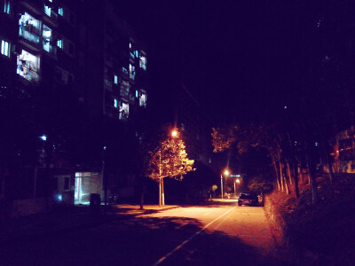 夜，路灯