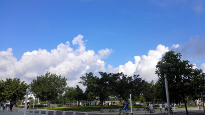 我记得你喜欢蓝天白云☁
你记得我喜欢海吗？