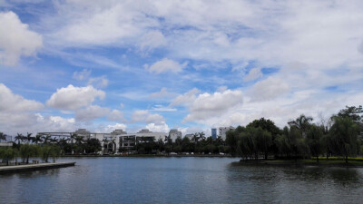 我记得你喜欢蓝天白云☁
你记得我喜欢海吗？