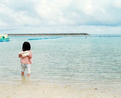 女儿与海
Pentax 67ii，Fuji reala ace 100