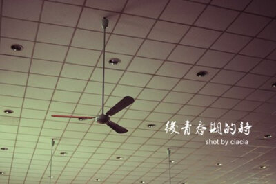 时间过的真快，我们又要迎来一个毕业季了，大哥哥大姐姐们要收拾收拾行囊，离开学校踏入社会了，不知道他们准备好了么。
