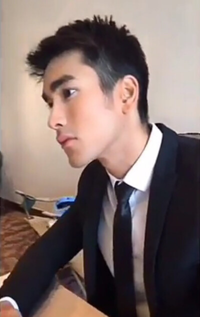 nadech 