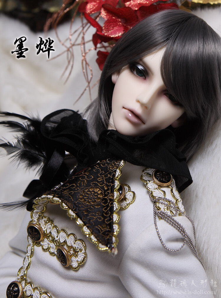 龙魂Bjd
墨烨