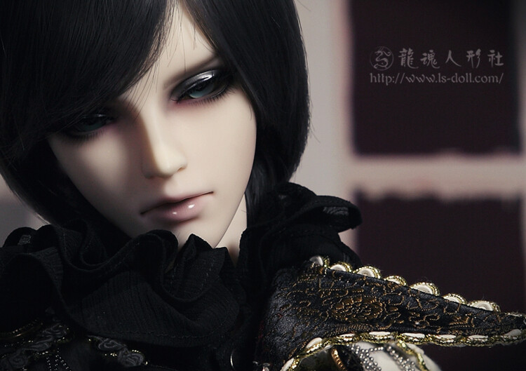 龙魂Bjd
墨烨