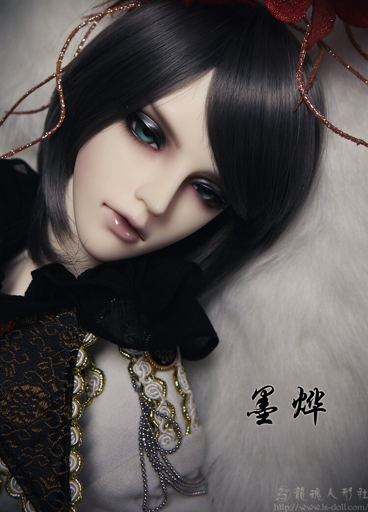 龙魂Bjd
墨烨