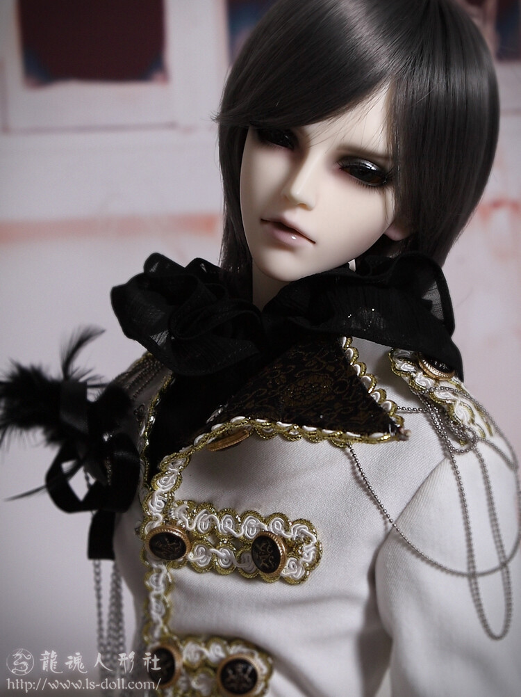 龙魂Bjd
墨烨