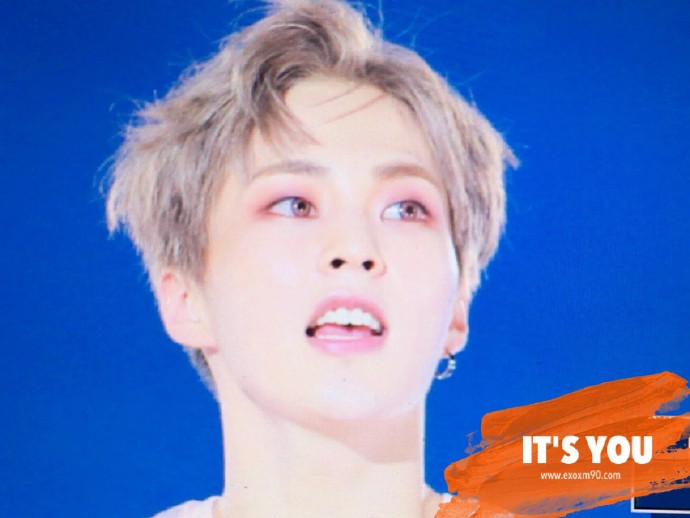 #金珉锡##XIUMIN金珉锡出演电影金先达# 160716 SMTOWN LIVE TOUR V IN JAPAN 大阪 预览3p
cr:it&#039;s you 啊啊啊啊啊啊啊啊?。。。?！