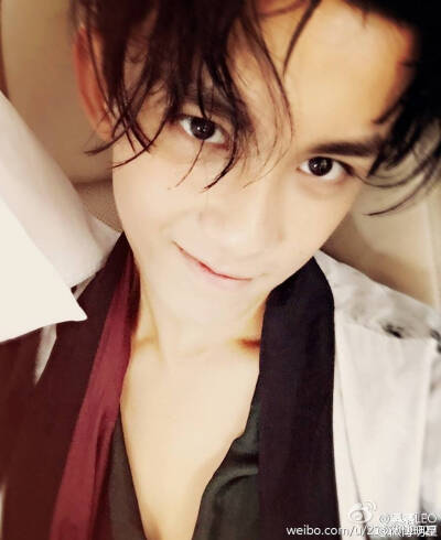 吴磊，自拍