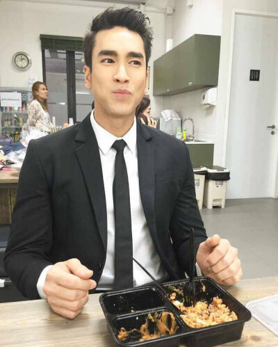 nadech 