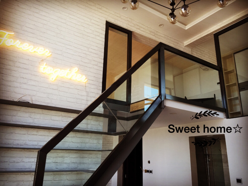 S&L Sweet home☆
71天，我心心念念の爱巢终于筑成每一个细节都是我一手设计的从买到它那天就在构思该如何替它梳妆打扮，头一次当设计师的感觉超棒