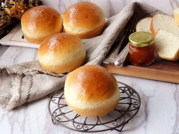 巨蛋牛奶面包蛋糕一样口感和香甜的面包的做法