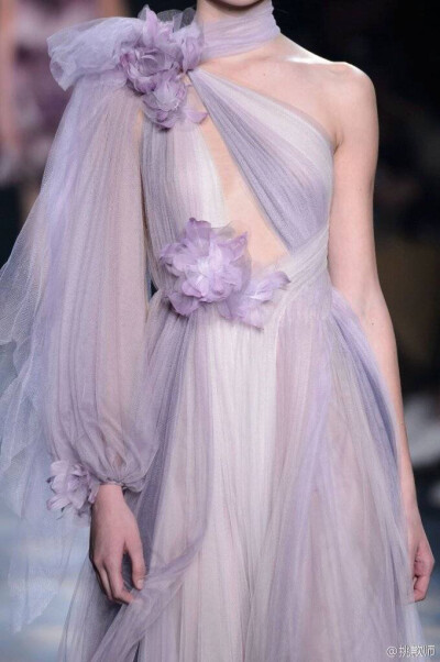 Marchesa F\/W 2016 Details｜仙气飘飘~ ~仙裙环绕~ ~ ~不愧为纽约第一仙牌