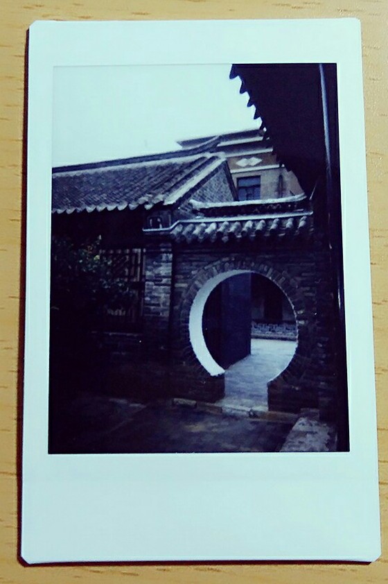 2016.07.15 瓦房店
这里也有月亮门
instax mini 8