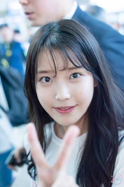 IU