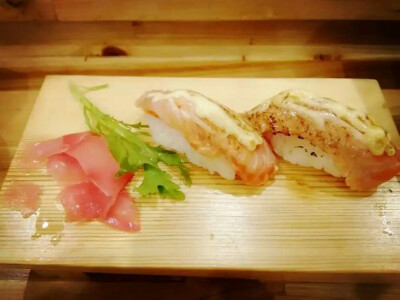 生魚片還是很好吃的。。。