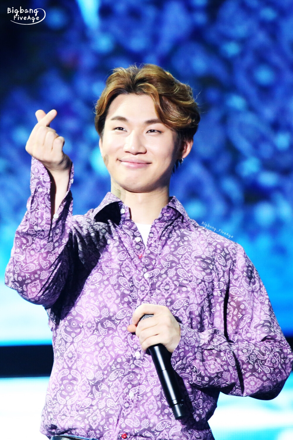 #BIGBANG出道十周年# 16.07.21 BIGBANG MADE［V.I.P］TOUR in ZHONGSHAN 姜大声 大声 DAESUNG 声妹 壁纸
想把对你们炽热的目光
不自觉的脸红和砰砰的心动
通通送给你们❤️
太好看的五位哥哥