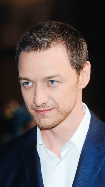 #James McAvoy# #JamesMcAvoy# 【1-4P 2001 Band of Brothers/兄弟连】詹在第四集，出场撩人心弦，下场不能直视，入坑一个月终于把詹所有的片都补完啦（总结一下没有最虐只有更虐Orz），5-9P做了几张今年天启首映的…