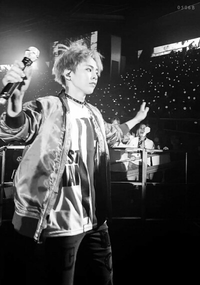 #XIUMIN金珉錫出演電影金先達(dá)##XIUMIN# 【hello_0506b】160722 The EXO’rDIUM首爾場(chǎng) 高清1P
高清來得太快 預(yù)覽還有一大堆 今晚不睡了