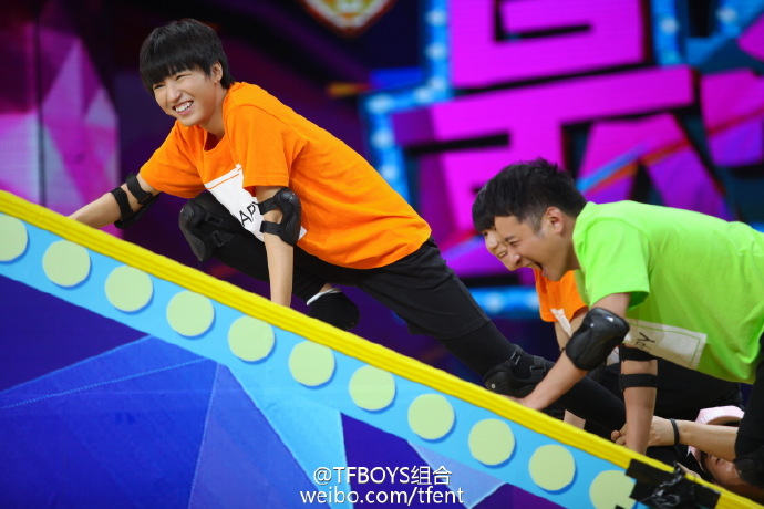 【预告】TFBOYS再度登陆快乐大本营啦！今晚八点二十分，锁定湖南卫视快乐大本营，这次TFBOYS和在舞台上气场全开的春春李宇春又会在节目中碰撞产生怎样的化学反应呢，想要知道就一定不能错过今晚的节目哦O网页链接