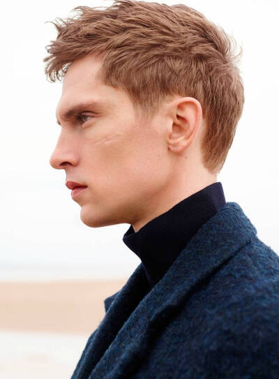 COS F/W 2016 : #Mathias Lauridsen# by Harley Weir. 简洁之美,小马哥