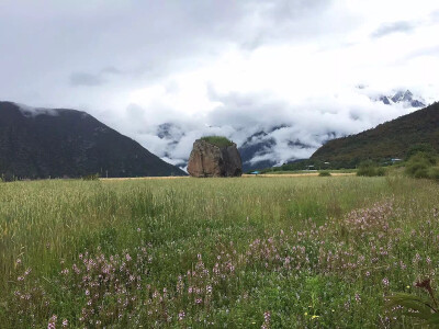 南迦巴瓦峰