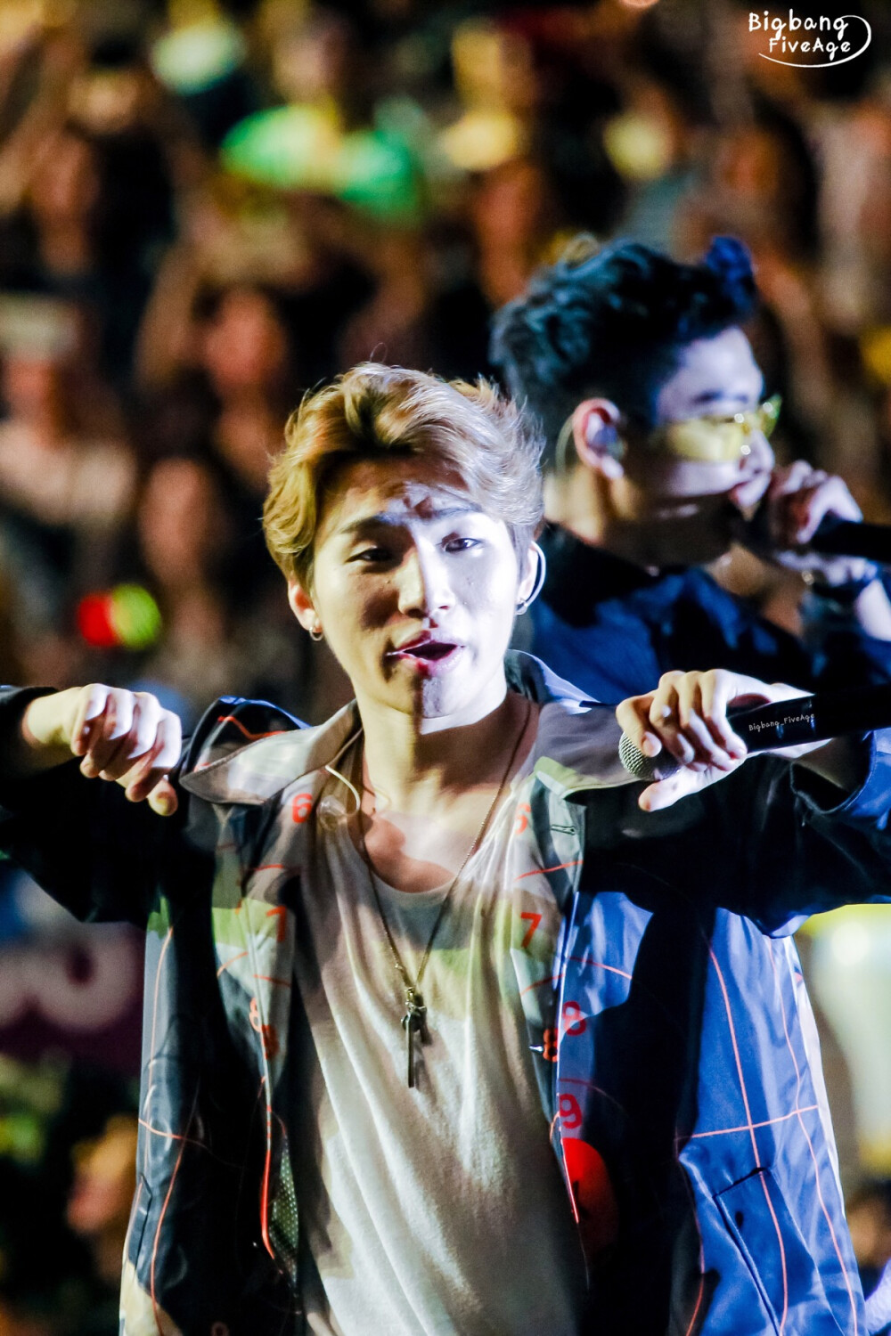 BIGBANG MADE [V.I.P] TOUR in HONGKONG Day3 姜大声 DAESUNG 大声 声妹 宠爱不是一种该被利用的东西
不懂尊重过分自私的行为不配拥有你们最甜的爱
最好的相处模式是你们是星光
而我们负责来守住最静谧的夜空
也不祈求一时的过分热烈
因为我们来日方长